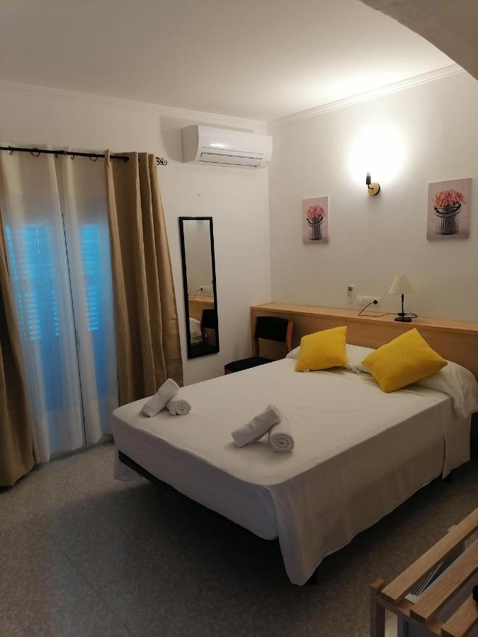 Hostal Pepe Sant Ferran de Ses Roques Zewnętrze zdjęcie