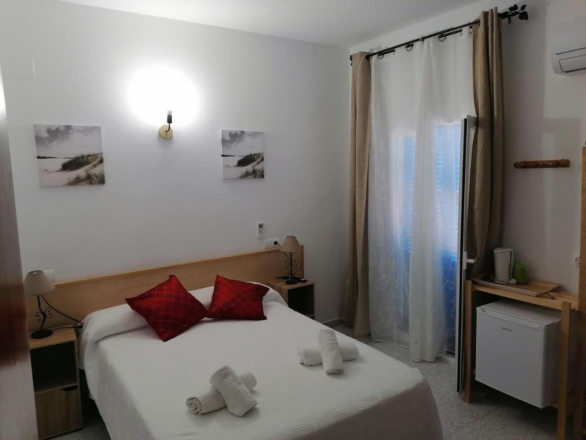 Hostal Pepe Sant Ferran de Ses Roques Zewnętrze zdjęcie